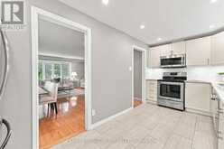 101 HILL DRIVE | Aurora Ontario | Slide Image Seventeen