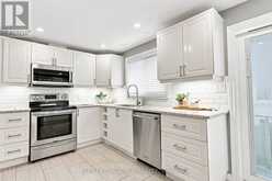 101 HILL DRIVE | Aurora Ontario | Slide Image Eighteen