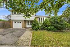 101 HILL DRIVE | Aurora Ontario | Slide Image Two