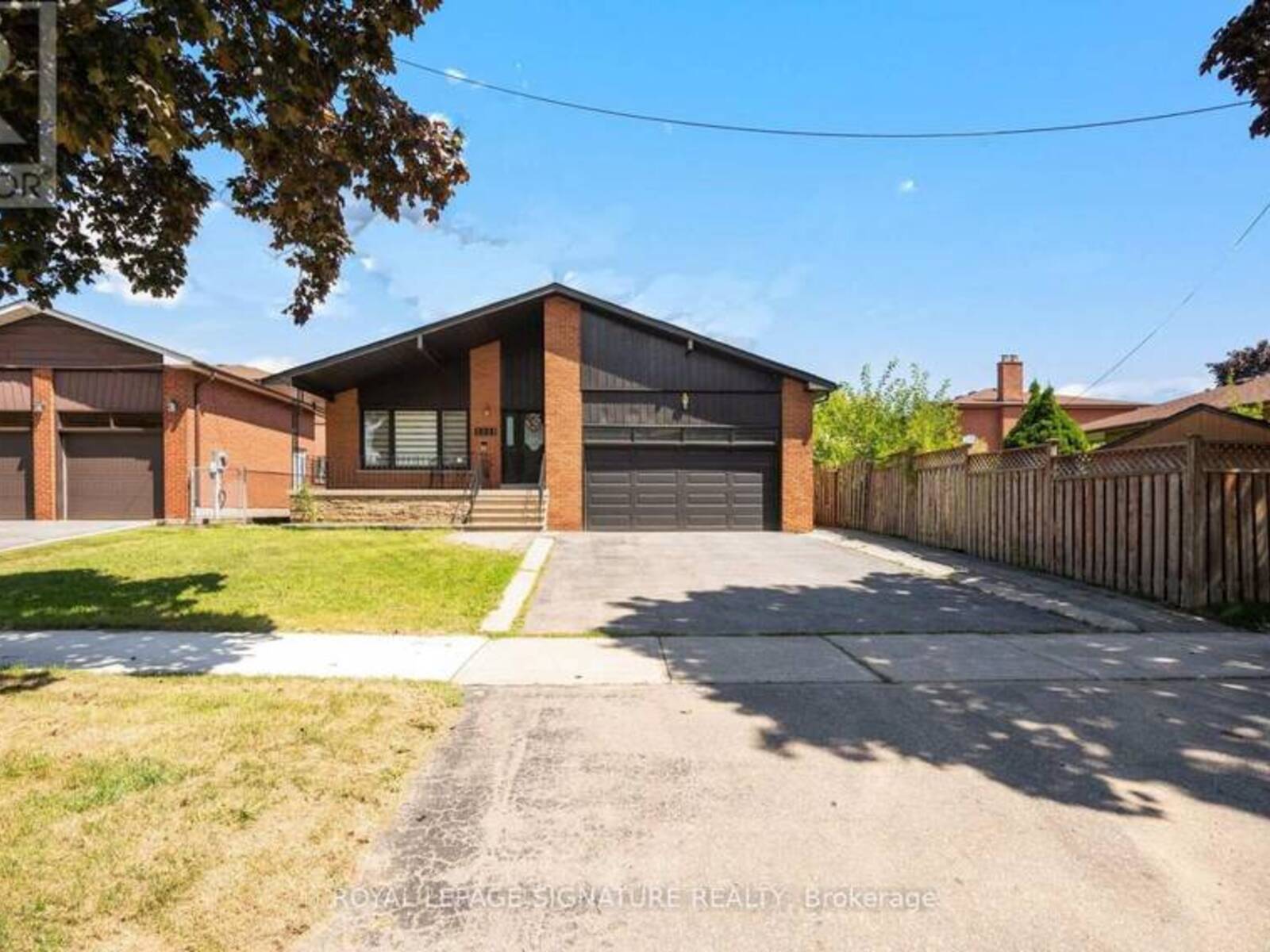 2221 FLORIAN ROAD, Mississauga, Ontario L5A 3Y9