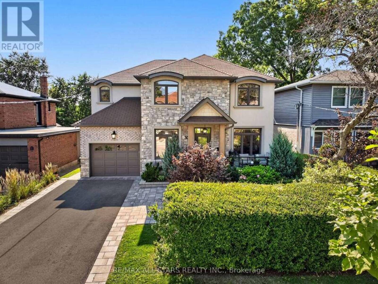 30 ST QUENTIN AVENUE, Toronto, Ontario M1M 2M8