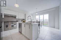 27 HEARTHWOOD GATE | Whitchurch-Stouffville Ontario | Slide Image Fifteen