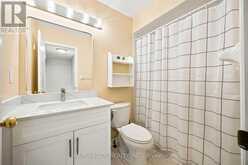 16 WHITE'S HILL AVENUE | Markham Ontario | Slide Image Eighteen