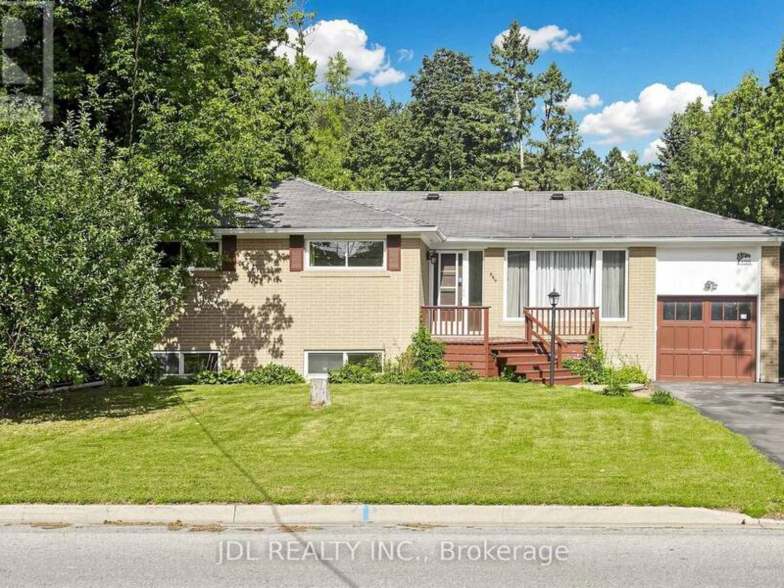 105 PARK AVENUE, Newmarket, Ontario L3Y 1T6