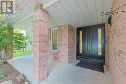 62 PICKETT CRESCENT | Richmond Hill Ontario | Slide Image Two