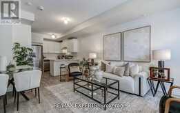 61 - 300 ALEX GARDNER CIRCLE | Aurora Ontario | Slide Image One