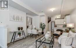 61 - 300 ALEX GARDNER CIRCLE | Aurora Ontario | Slide Image Five