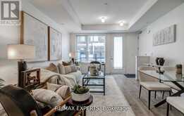 61 - 300 ALEX GARDNER CIRCLE | Aurora Ontario | Slide Image Eight