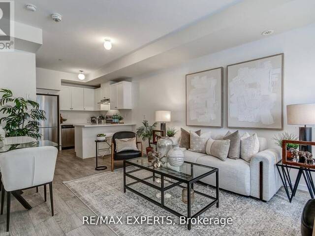 61 - 300 ALEX GARDNER CIRCLE Aurora Ontario, L4G 1N4 - 2 Bedrooms Condo For Sale