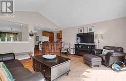 43 NICKLAUS DRIVE | Barrie Ontario | Slide Image Four
