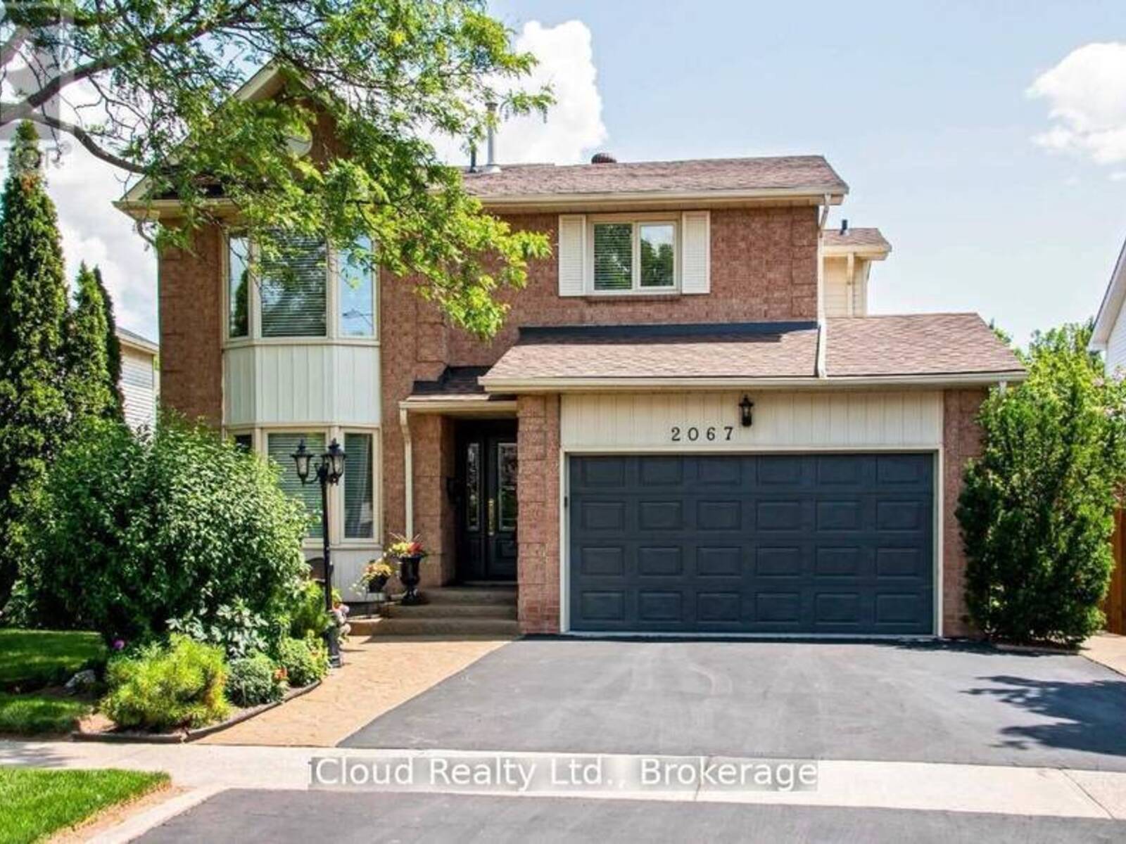 2067 HUNTERS WOOD DRIVE, Burlington, Ontario L7M 2T1