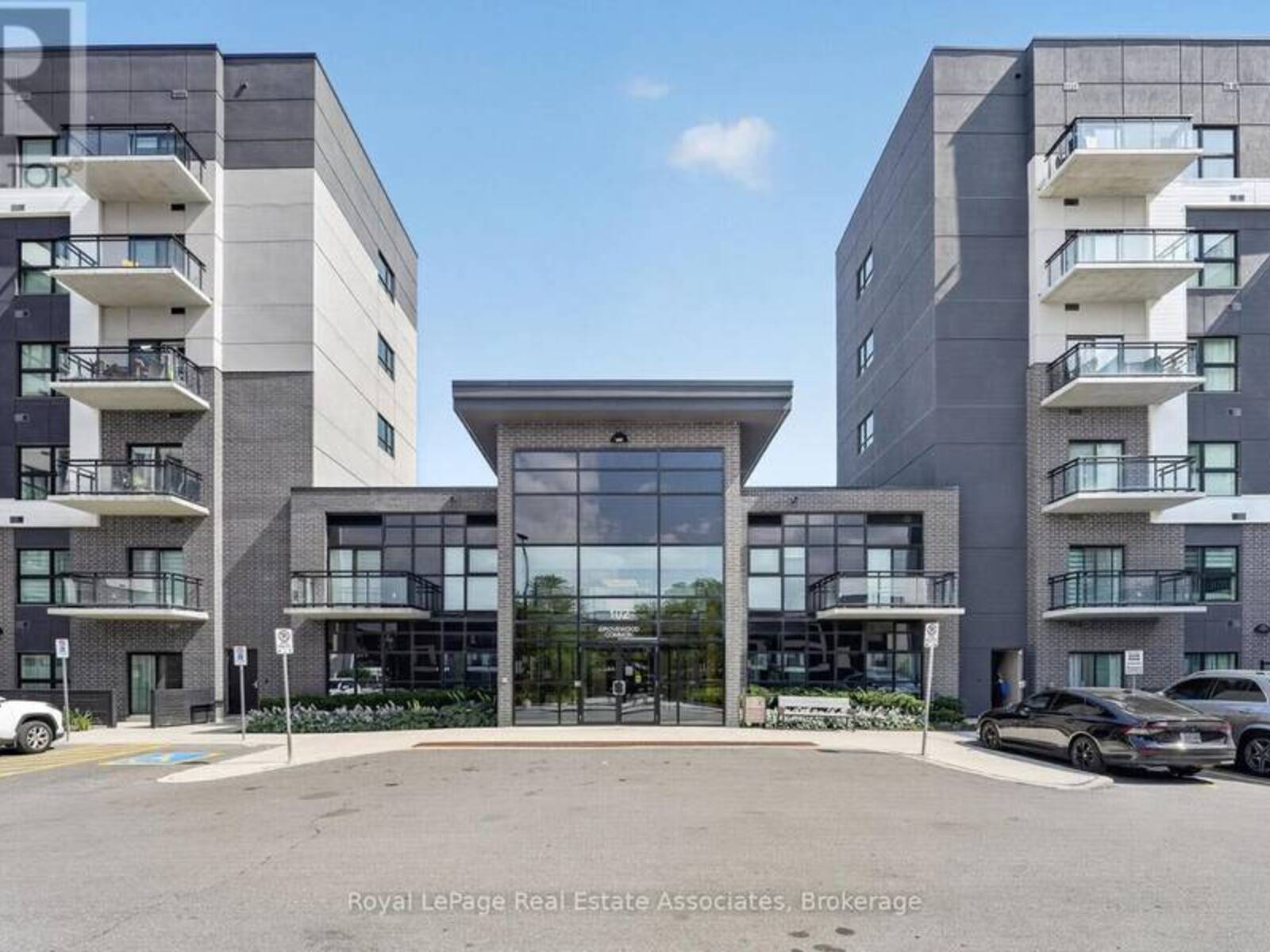 636 - 102 GROVEWOOD COMMON, Oakville, Ontario L6H 0X2