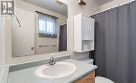 186 PICKETT CRESCENT | Barrie Ontario | Slide Image Thirteen