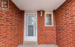 186 PICKETT CRESCENT | Barrie Ontario | Slide Image Two