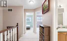 186 PICKETT CRESCENT | Barrie Ontario | Slide Image Eight