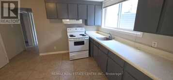 18 HIGH STREET | Waterloo Ontario | Slide Image Seven