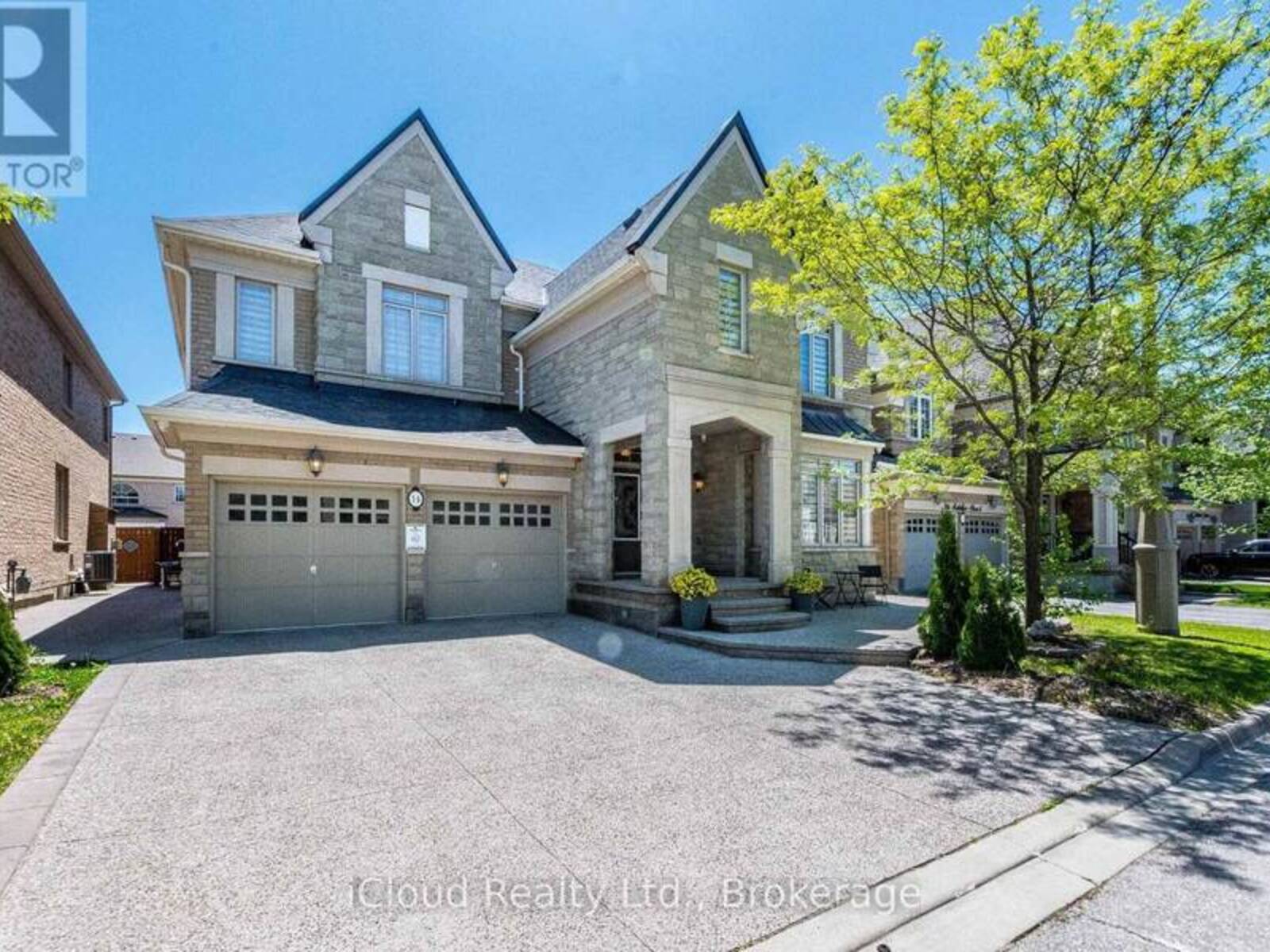 14 SOLSTICE STREET, Brampton, Ontario L6P 3T5