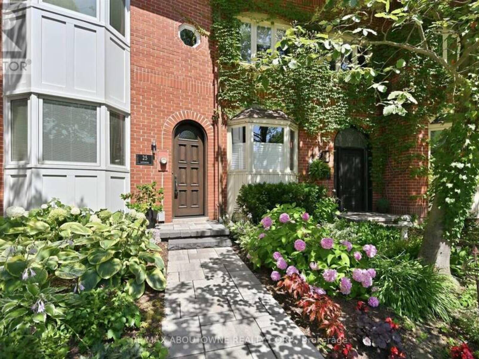 25 SOUTHWIND TERRACE, Oakville, Ontario L6L 6K6
