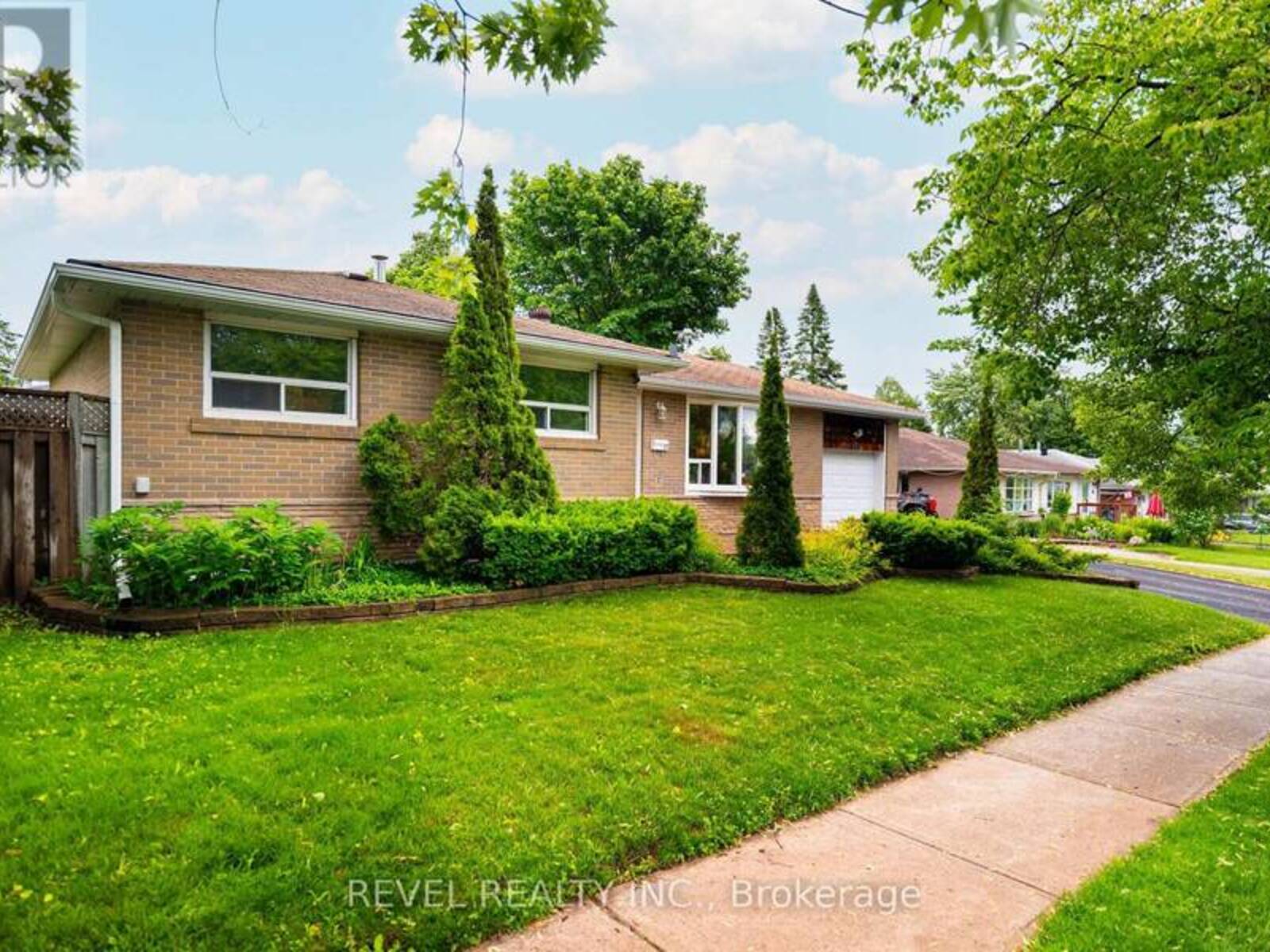 67 CARLTON DRIVE, Orangeville, Ontario L9W 2X8