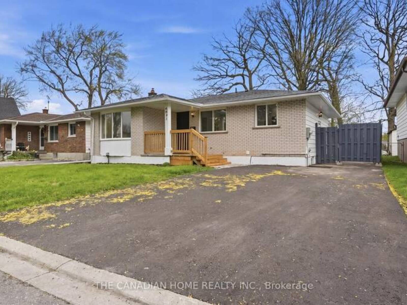 6041 CADHAM STREET, Niagara Falls, Ontario L2G 3A2