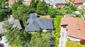 54 CHARLEMONT CRESCENT | Toronto Ontario | Slide Image Thirty-two