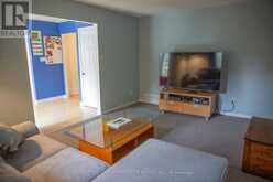 160 WALTON DRIVE | Aurora Ontario | Slide Image Thirteen
