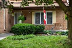 160 WALTON DRIVE | Aurora Ontario | Slide Image Three