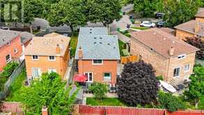 38 LANGHOLM COURT | Brampton Ontario | Slide Image Six