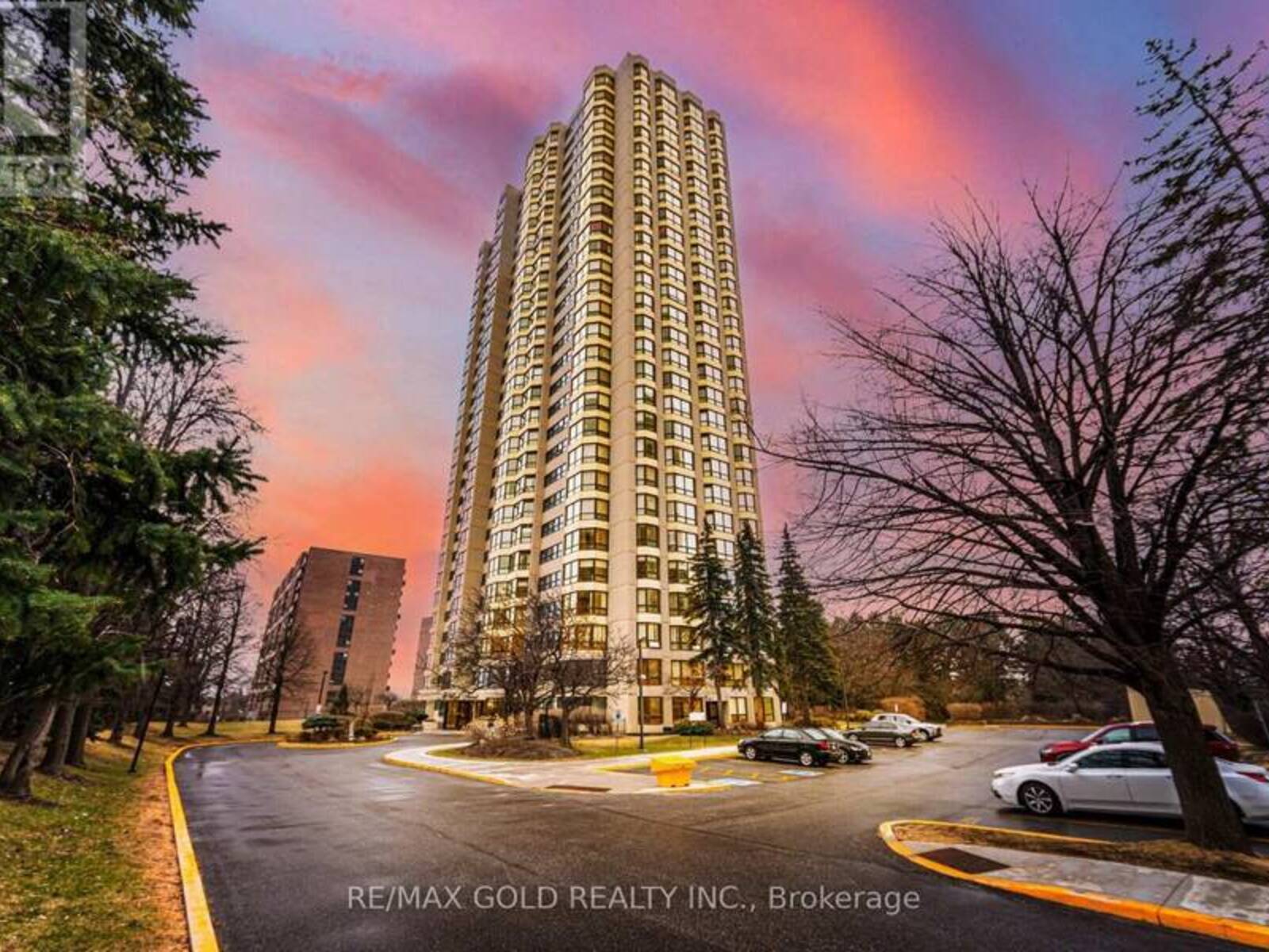 903 - 8 LISA STREET, Brampton, Ontario L6T 4S6
