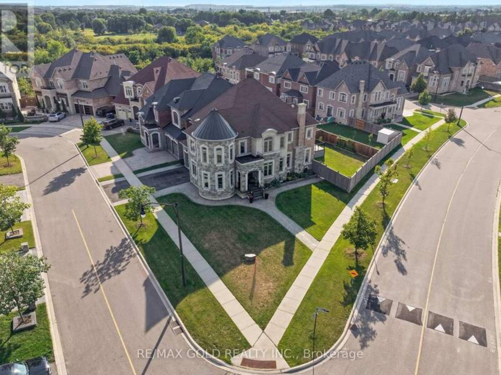 54 GORDON RANDLE DRIVE, Brampton, Ontario L6P 4H3