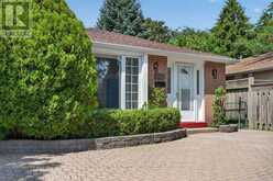 16 EARSWICK DRIVE | Toronto Ontario | Slide Image Three