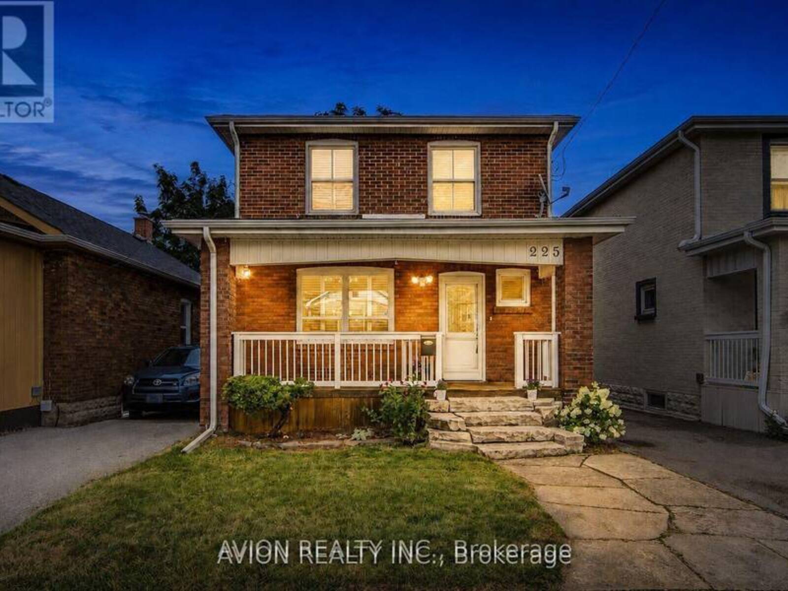 225 CLARKE STREET, Oshawa, Ontario L1H 5G2