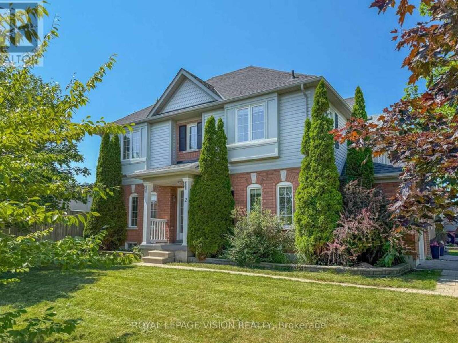 2 LAPRADE SQUARE, Clarington, Ontario L1C 0C8