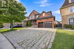 26 MOUNT ROYAL CIRCLE | Brampton Ontario | Slide Image Two
