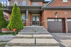 26 MOUNT ROYAL CIRCLE | Brampton Ontario | Slide Image Four