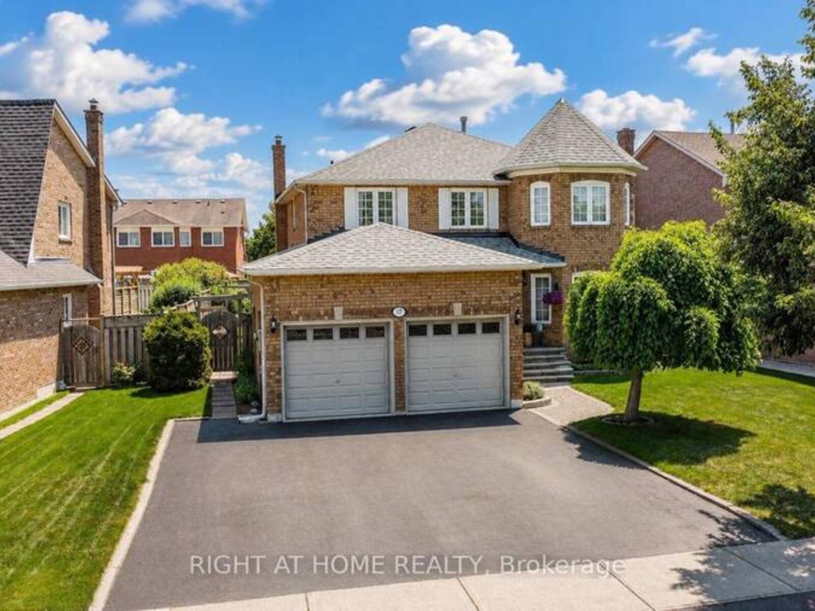 17 EATON STREET, Halton Hills, Ontario L7G 5L4