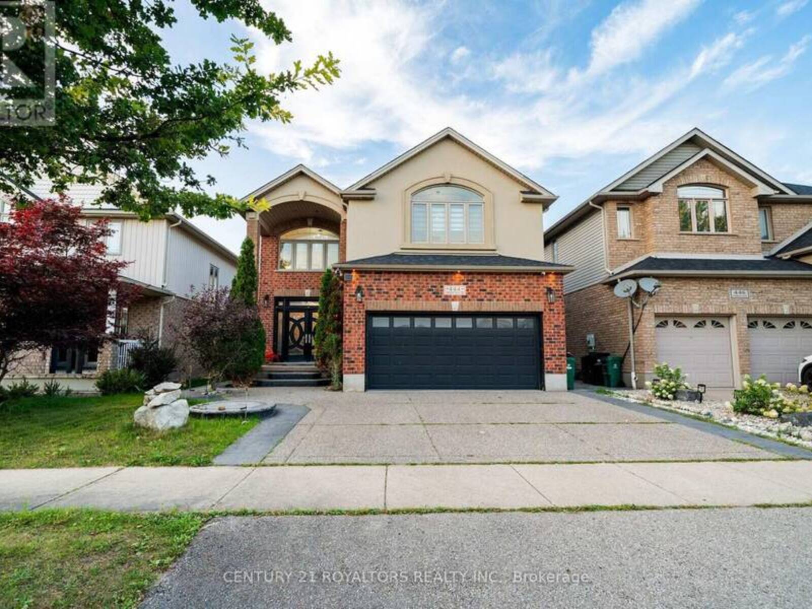 444 THOMAS SLEE DRIVE, Kitchener, Ontario N2P 2X6