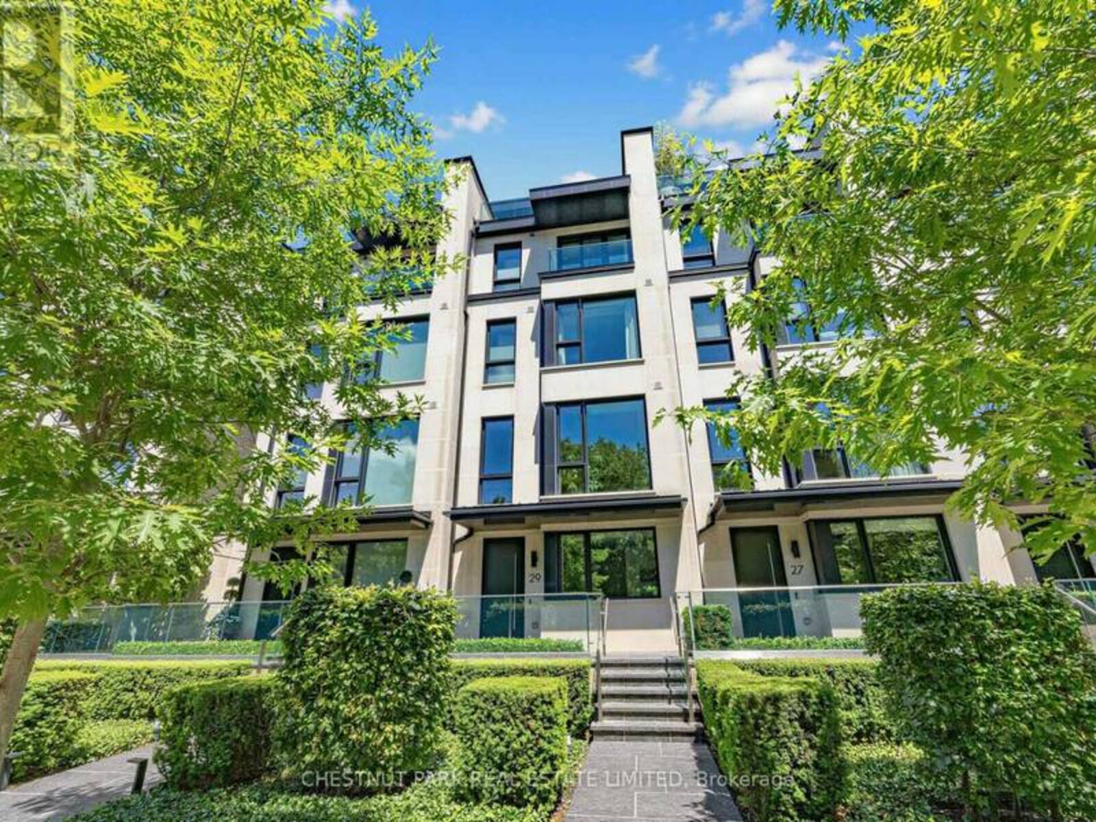 29 OAKLANDS AVENUE, Toronto, Ontario M4V 0A9