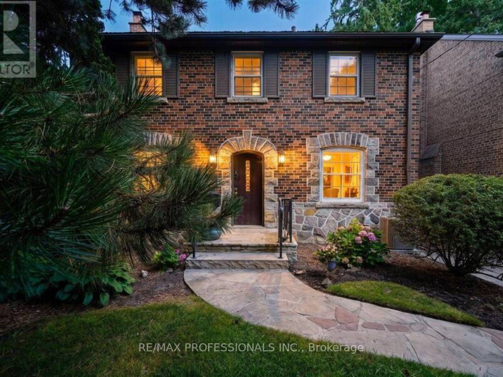 65 DUNEDIN DRIVE, Toronto, Ontario M8X 2K7