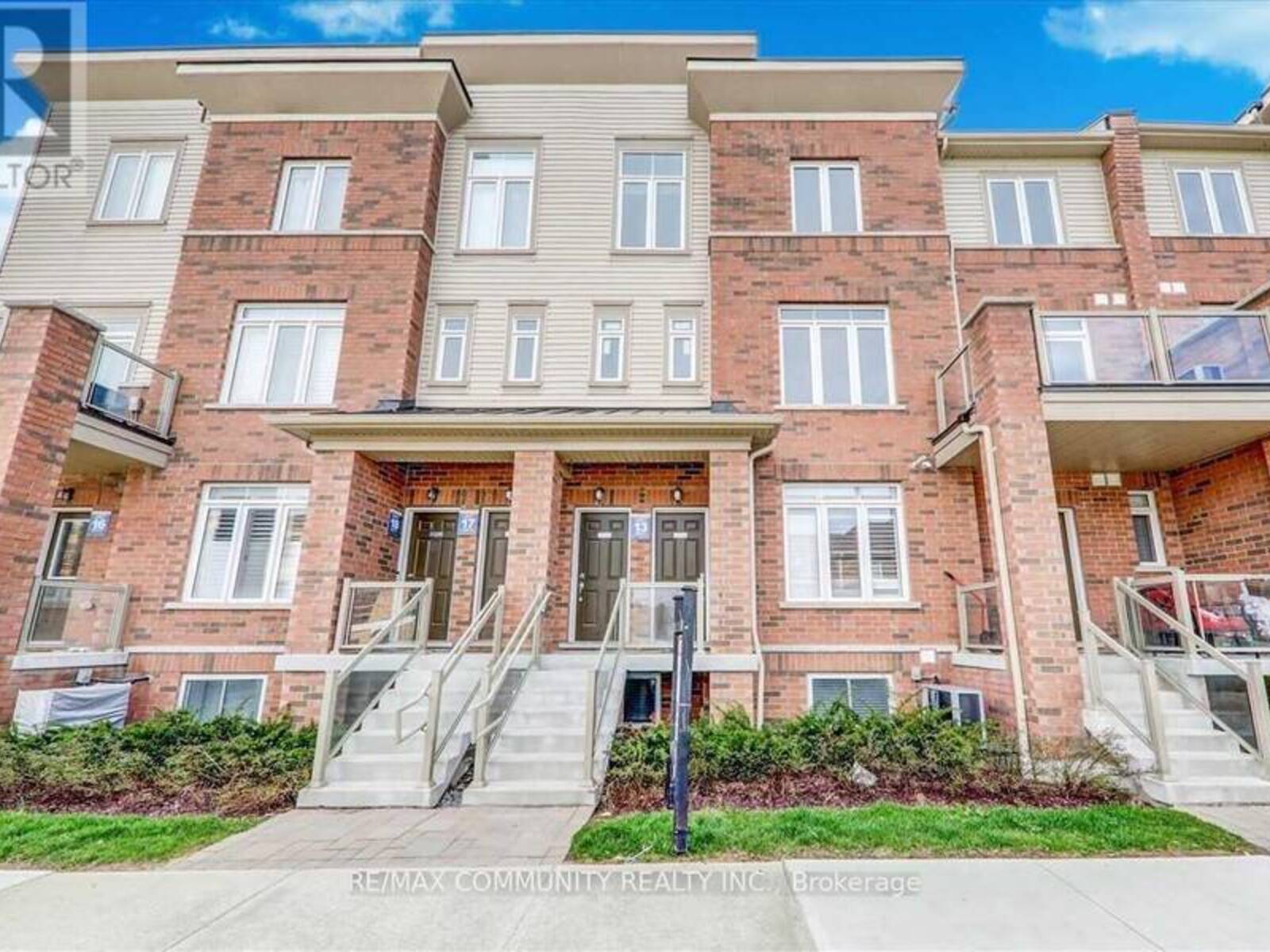 2718 WILLIAM JACKSON DRIVE, Pickering, Ontario L1X 0E6