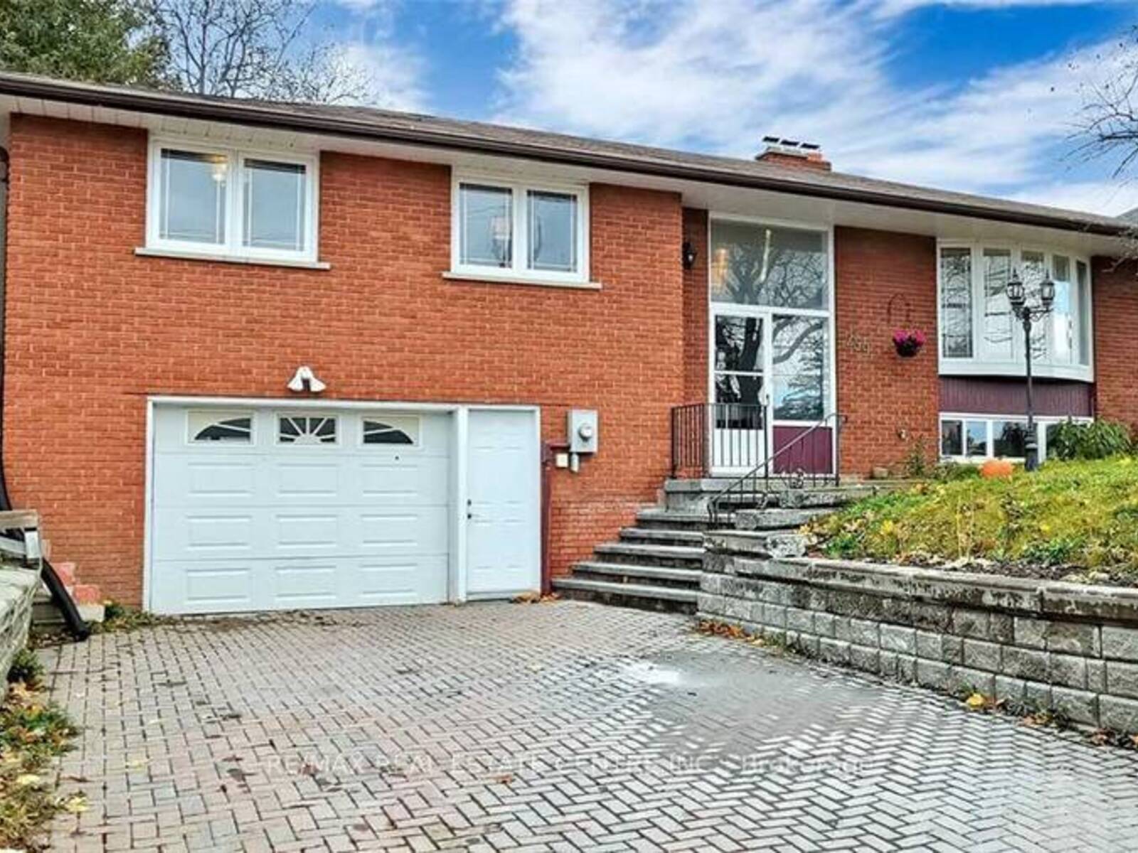 259 SIMCOE ROAD, Bradford West Gwillimbury, Ontario L3Z 1Y5