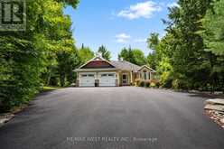 20 DEERHURST HIGHLANDS DRIVE | Huntsville Ontario | Slide Image One
