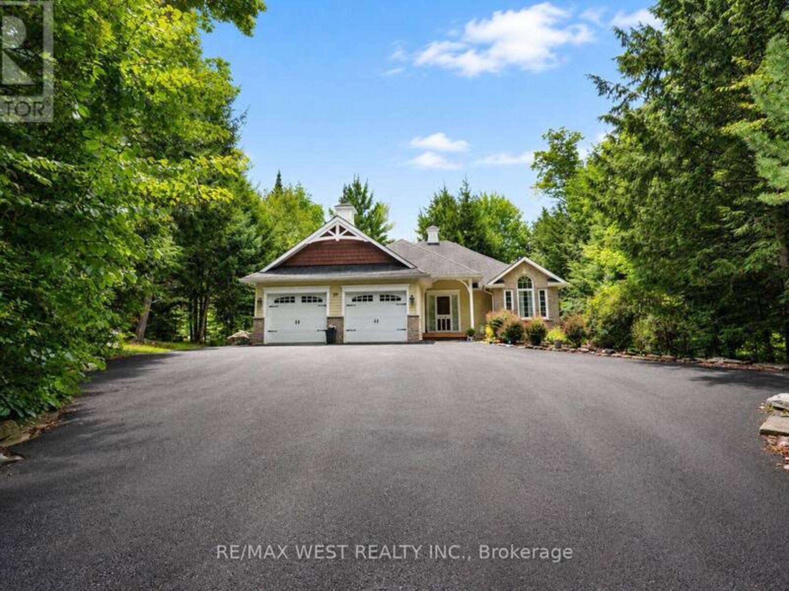 20 DEERHURST HIGHLANDS DRIVE, Huntsville, Ontario P1H 1B1