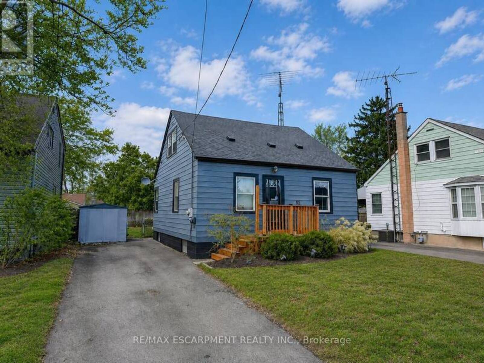 85 GRASS AVENUE, St. Catharines, Ontario L2R 1T2