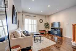 676 ROWLEY COMMON | Burlington Ontario | Slide Image Thirteen