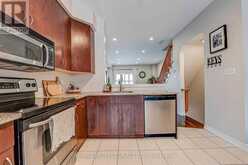 676 ROWLEY COMMON | Burlington Ontario | Slide Image Five