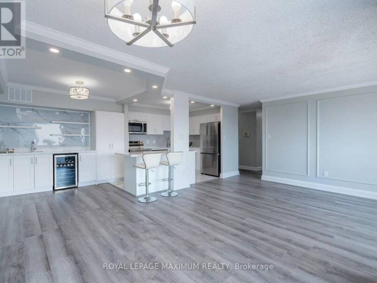 1205 - 50 ELM DRIVE E, Mississauga, Ontario L5A 3X2