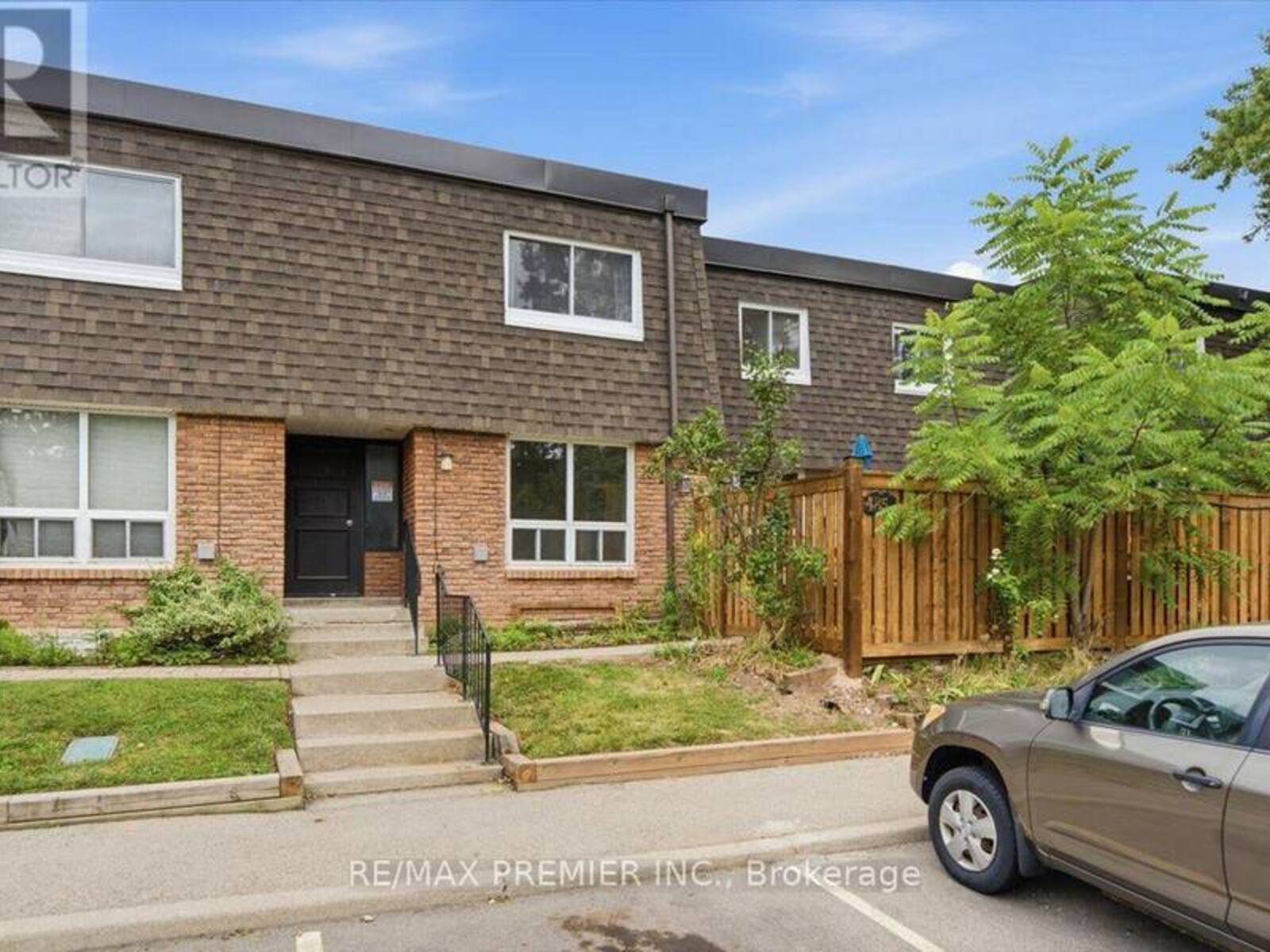 485 TIMBER LANE, Burlington, Ontario L7L 4B1