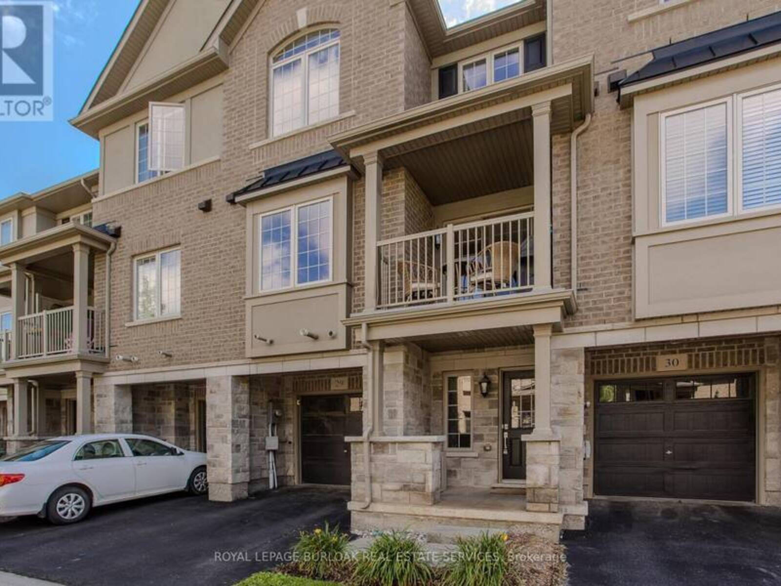 29 - 215 DUNDAS STREET E, Hamilton, Ontario L8B 0X2