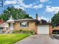 24 BEAVERBROOK AVENUE Toronto Ontario, M9B 2M9
